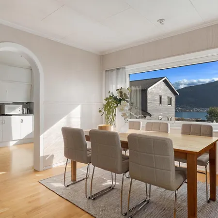 Basecamp Dramsvegen Aurora Viewpoint Tromsø